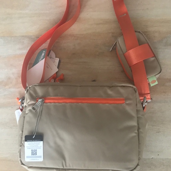 Free People Movement Mission Doughnut Bag 3.5L - Picture 5 of 13